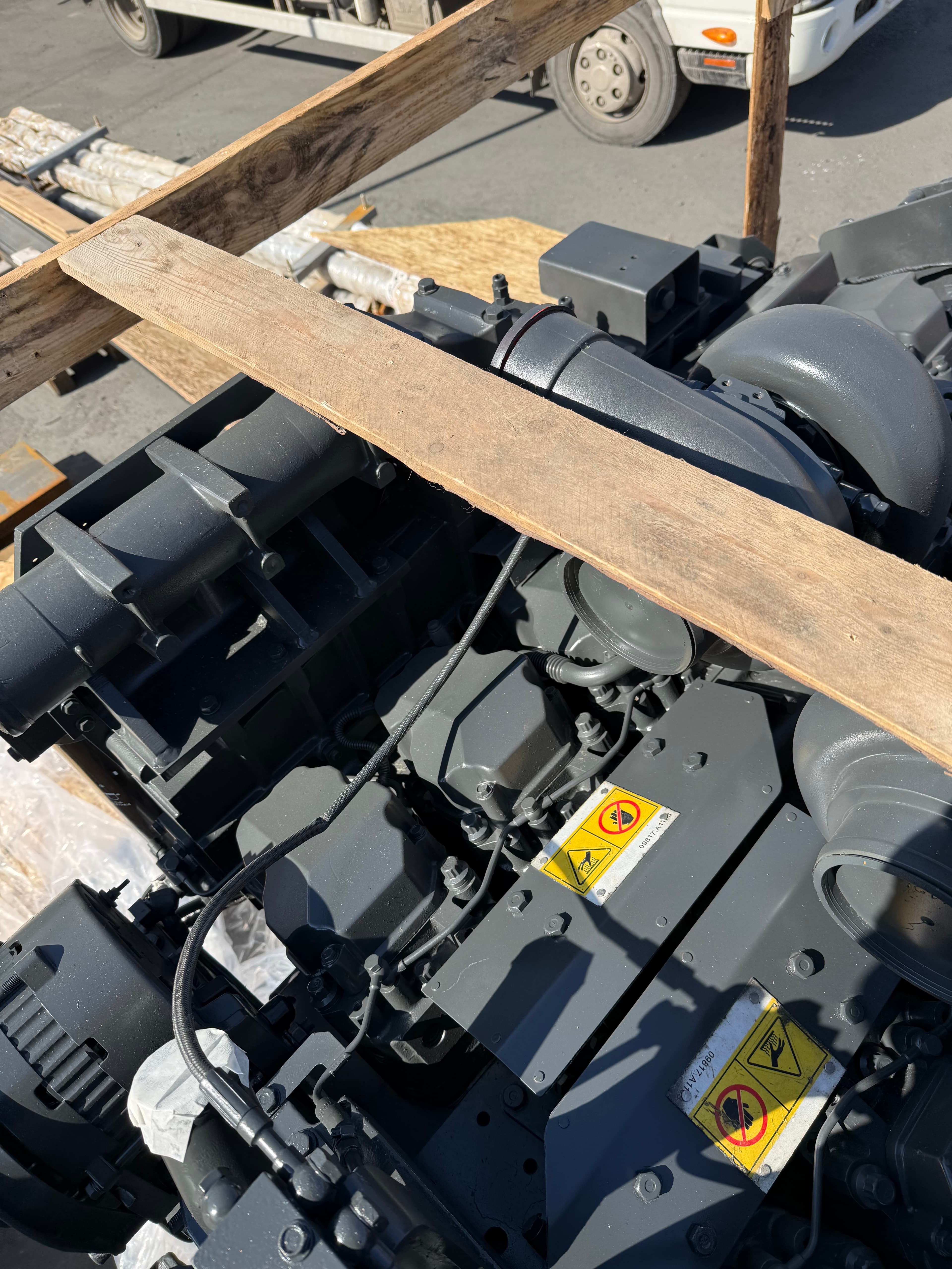 Двигатель Komatsu SAA12V140E-3 Новый
